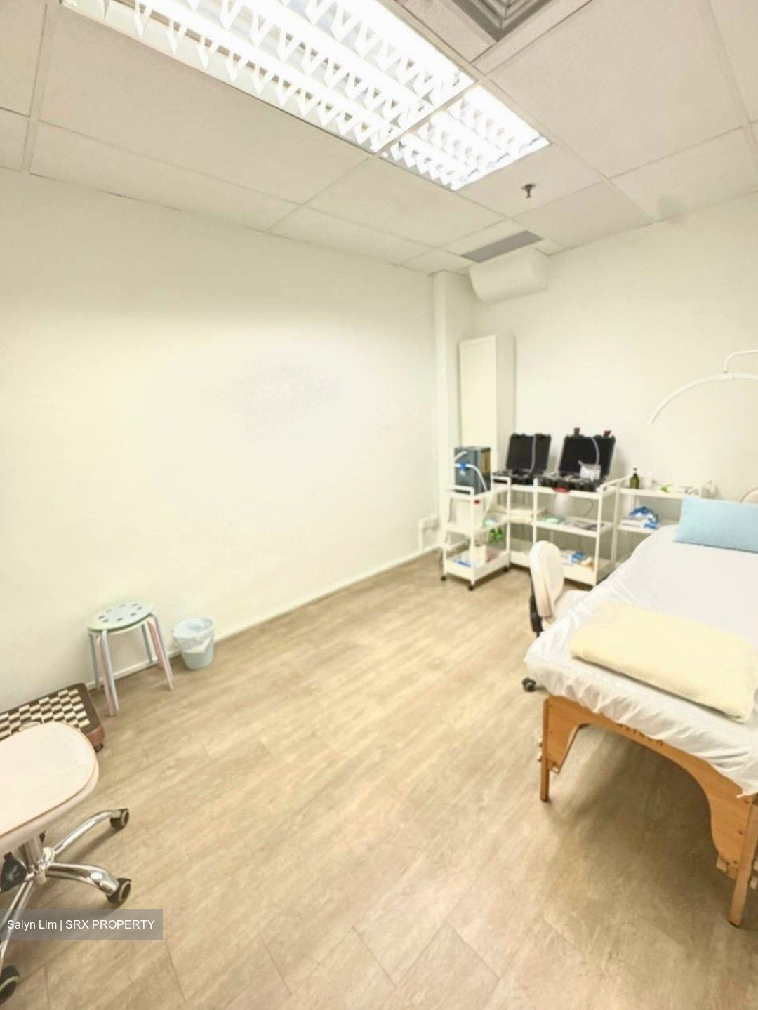 North Bridge Centre (D7), Office #505842571